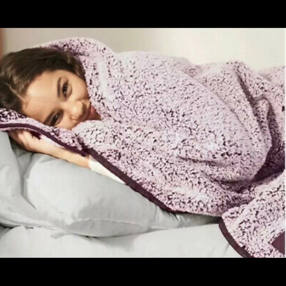 Victoria’s Secret Pink 2019 Purple Sherpa Blanket